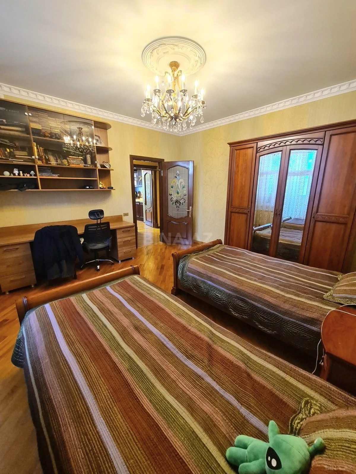 Satılır 3 otaqlı mənzil 130 m²