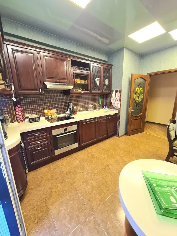 Satılır 3 otaqlı mənzil 130 m²