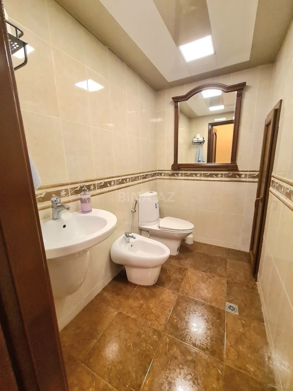 Satılır 3 otaqlı mənzil 130 m²