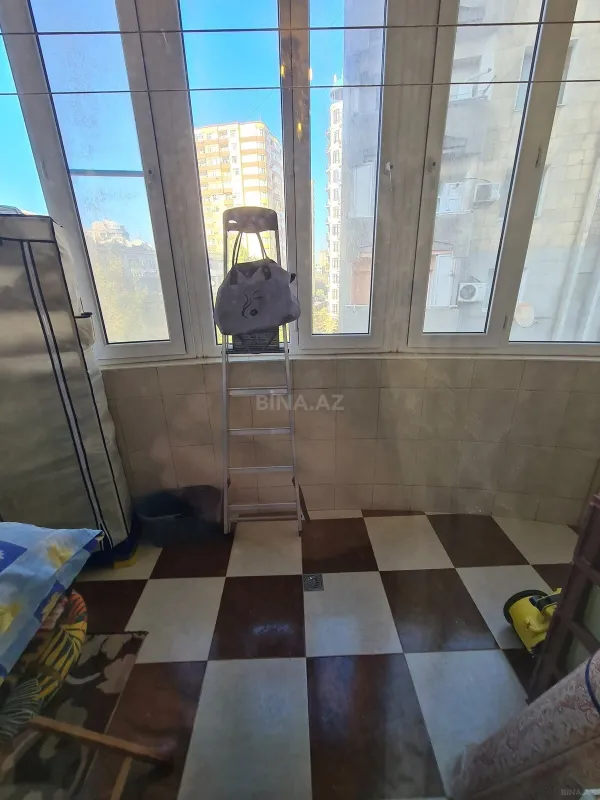 Satılır 3 otaqlı mənzil 130 m²