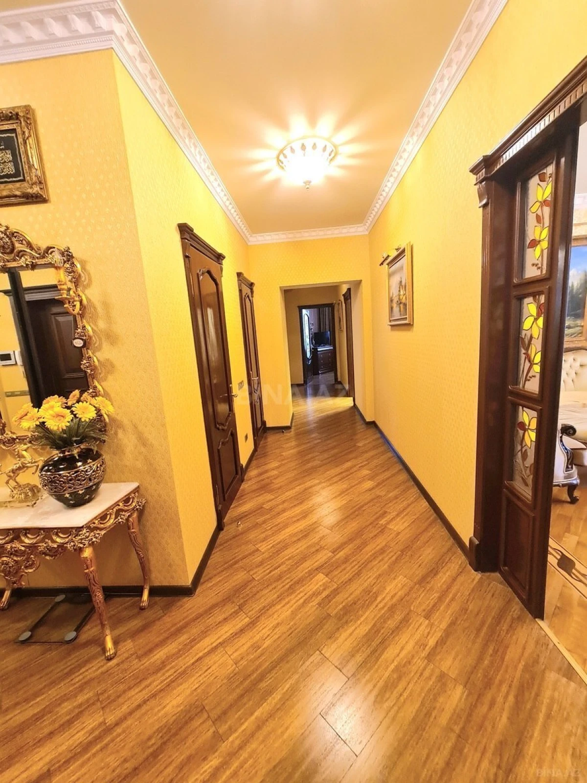 Satılır 3 otaqlı mənzil 130 m²