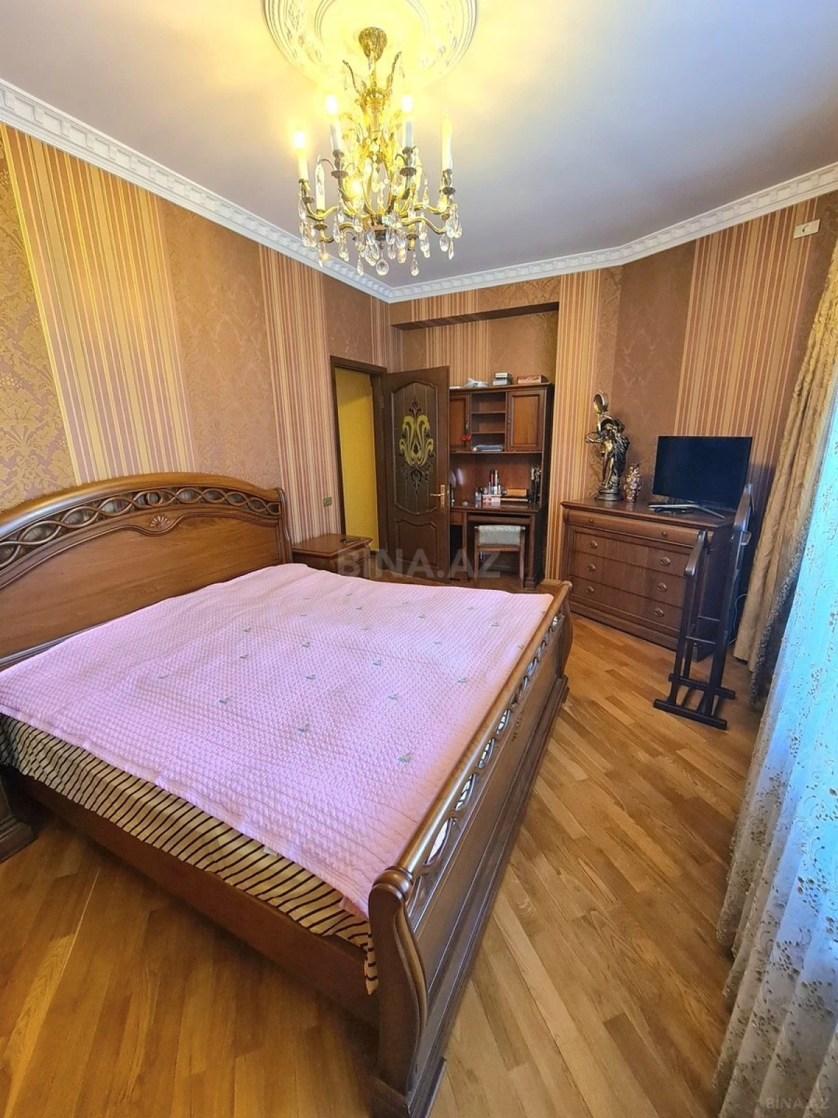Satılır 3 otaqlı mənzil 130 m²