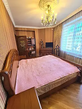 Satılır 3 otaqlı mənzil 130 m²