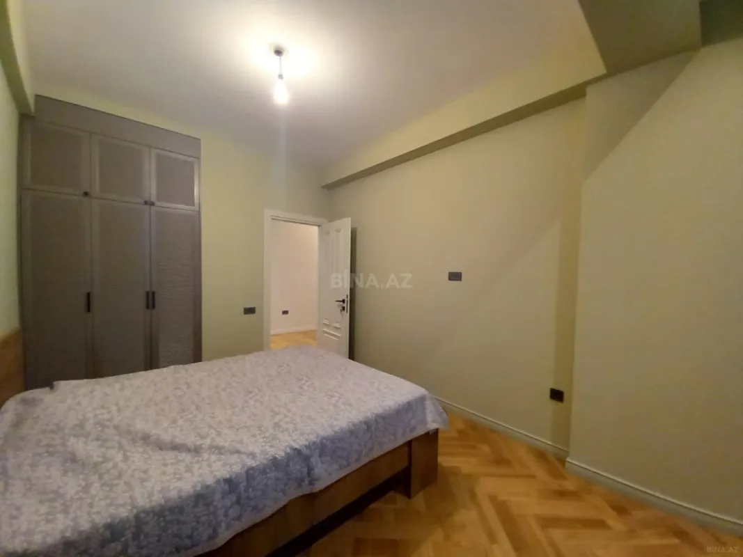 Satılır 3 otaqlı mənzil 101 m²