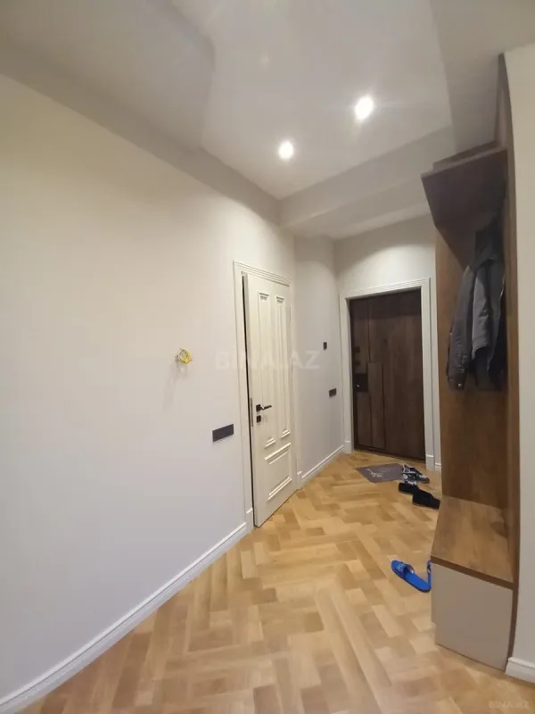 Satılır 3 otaqlı mənzil 101 m²