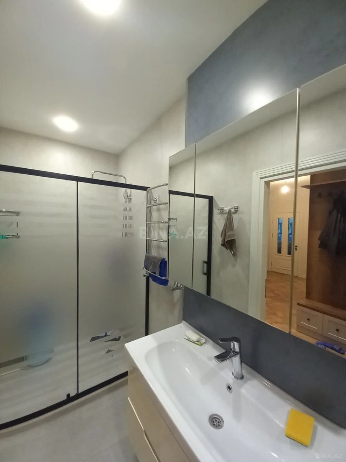 Satılır 3 otaqlı mənzil 101 m²