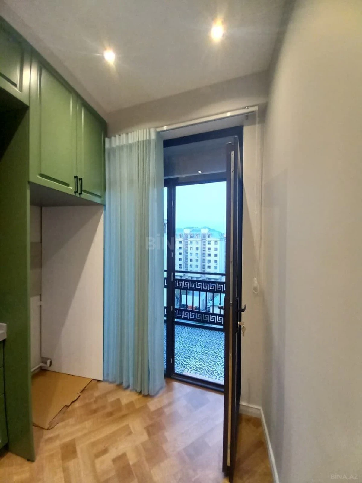 Satılır 3 otaqlı mənzil 101 m²