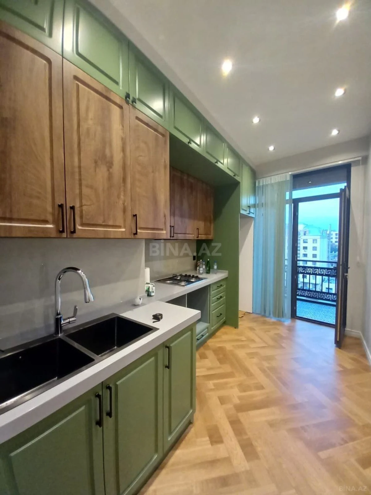 Satılır 3 otaqlı mənzil 101 m²