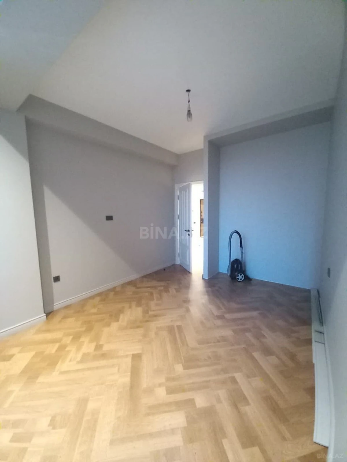 Satılır 3 otaqlı mənzil 101 m²