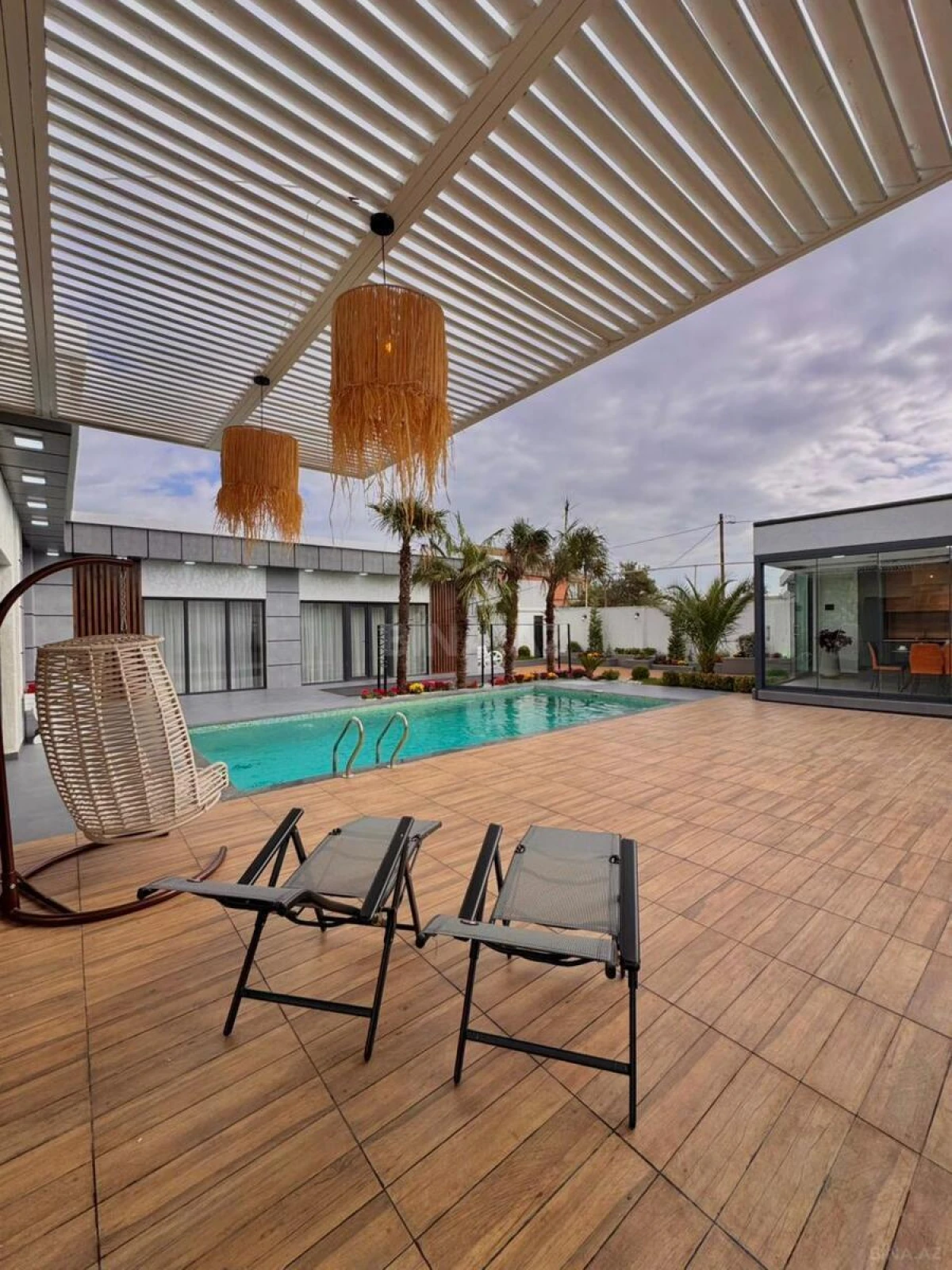 Satılır 5 otaqlı həyət evi 220 m²