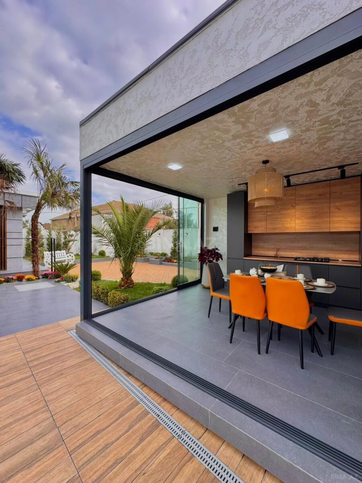 Satılır 5 otaqlı həyət evi 220 m²