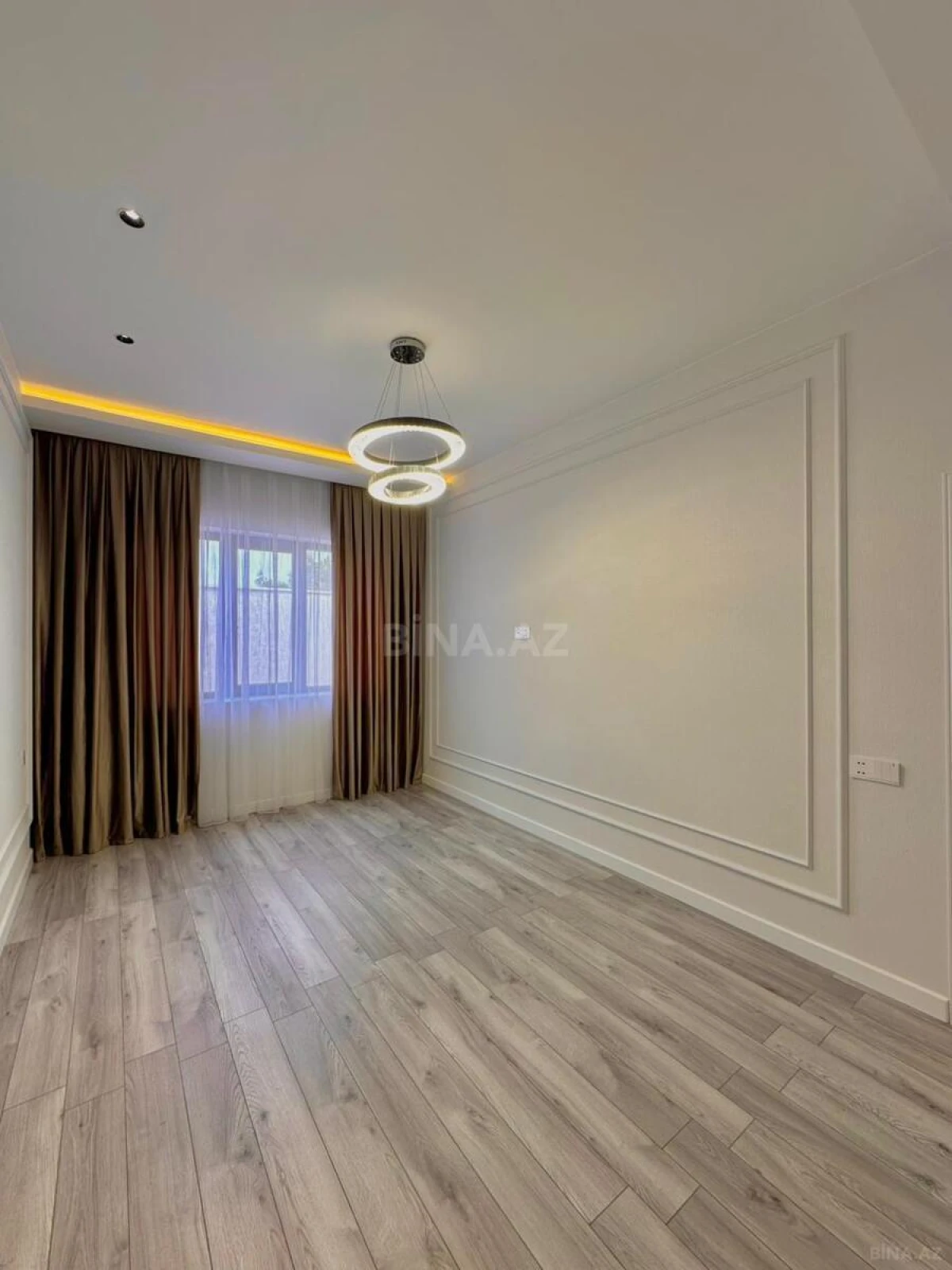 Satılır 5 otaqlı həyət evi 220 m²