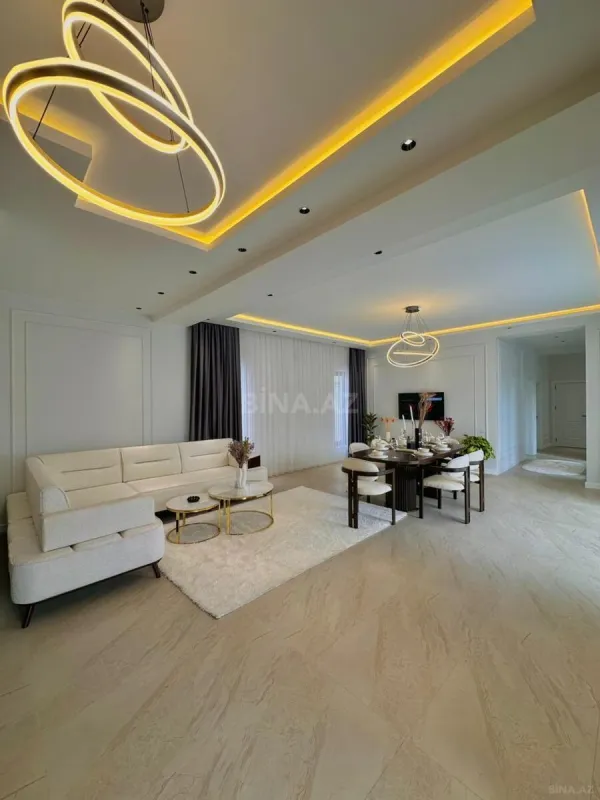 Satılır 5 otaqlı həyət evi 220 m²