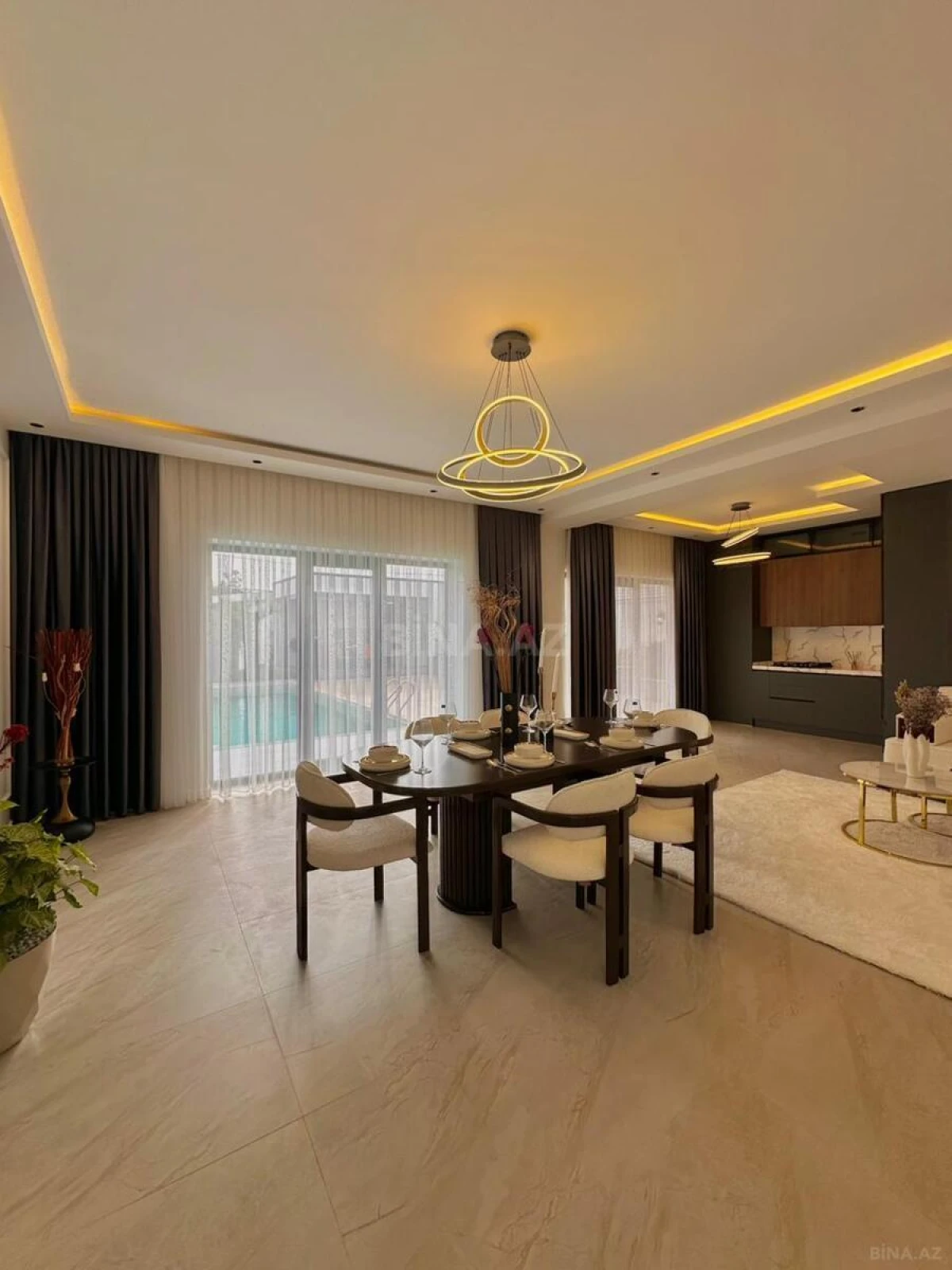 Satılır 5 otaqlı həyət evi 220 m²