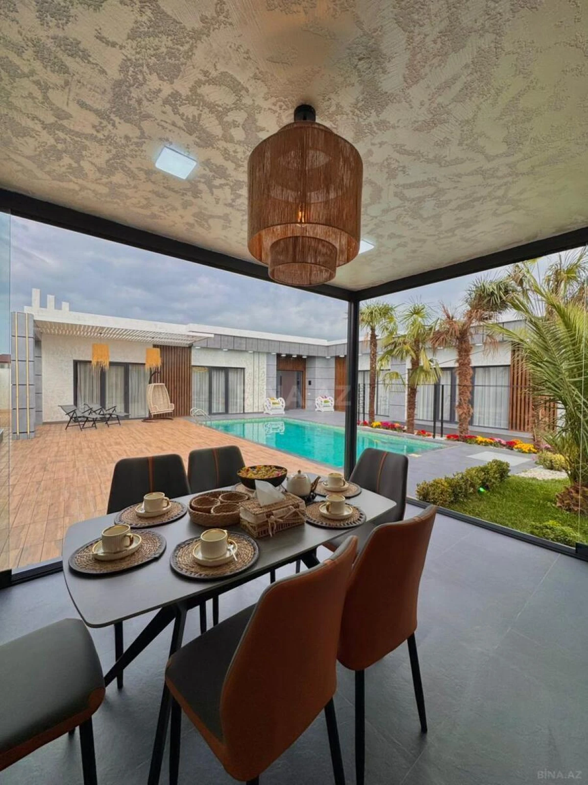 Satılır 5 otaqlı həyət evi 220 m²