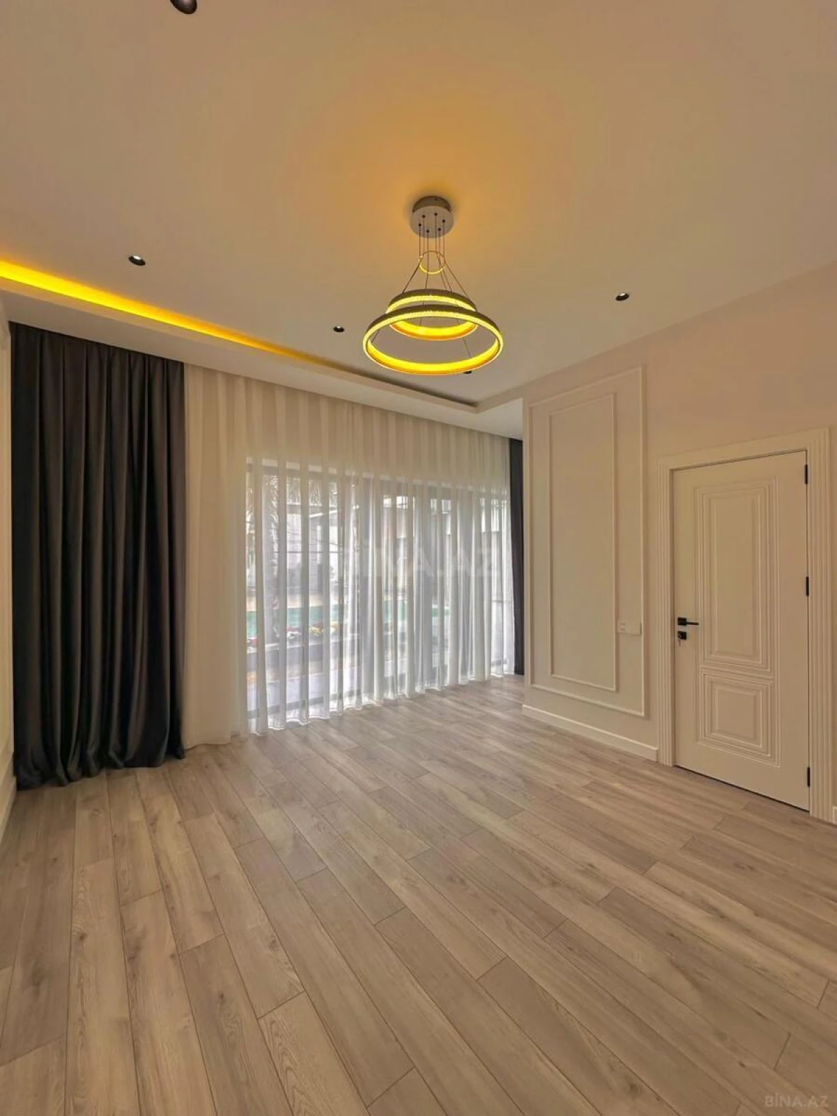 Satılır 5 otaqlı həyət evi 220 m²