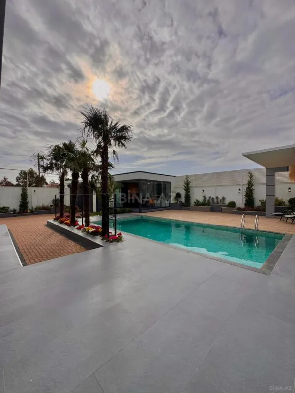 Satılır 5 otaqlı həyət evi 220 m²