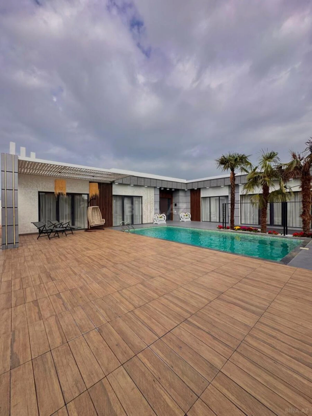 Satılır 5 otaqlı həyət evi 220 m²