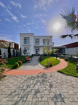 Satılır 6 otaqlı həyət evi 350 m²