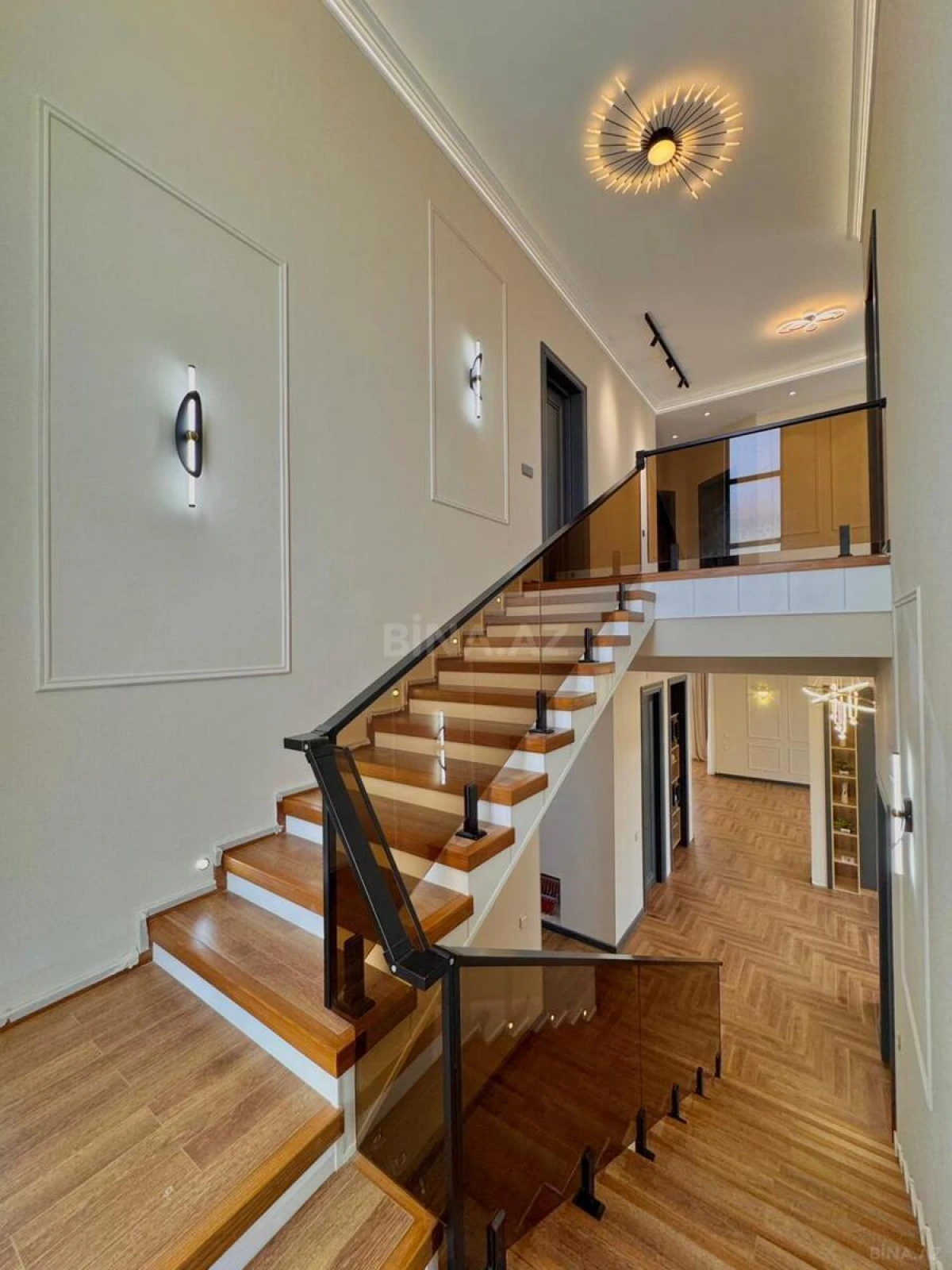 Satılır 6 otaqlı həyət evi 350 m²