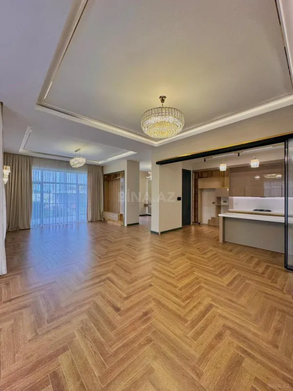 Satılır 6 otaqlı həyət evi 350 m²