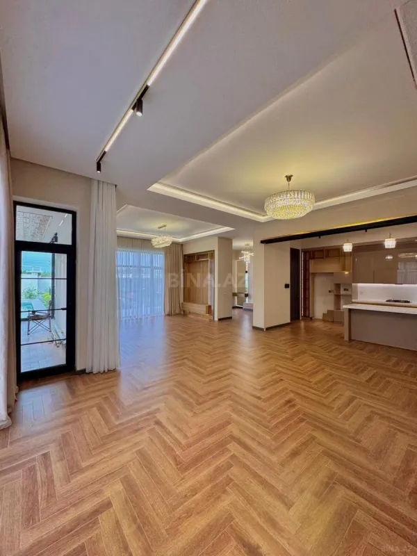 Satılır 6 otaqlı həyət evi 350 m²