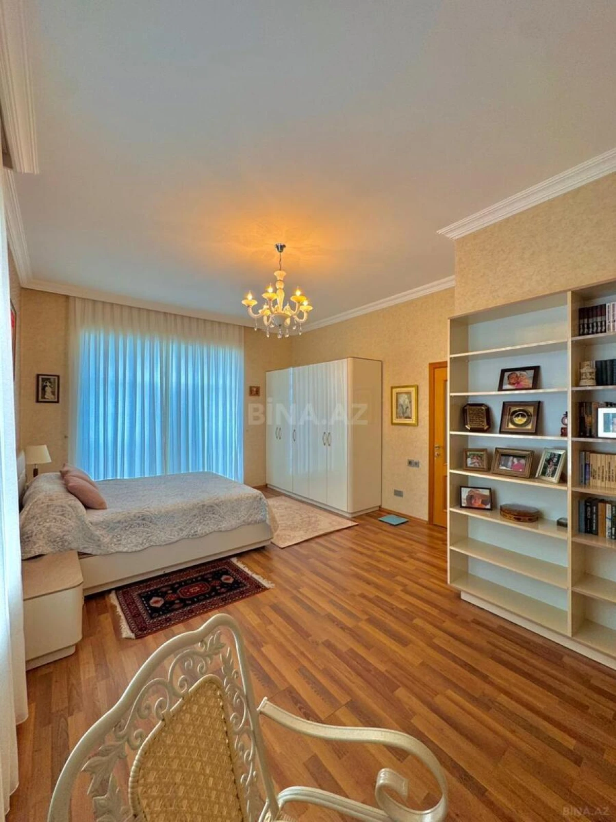 Satılır 5 otaqlı həyət evi 220 m²