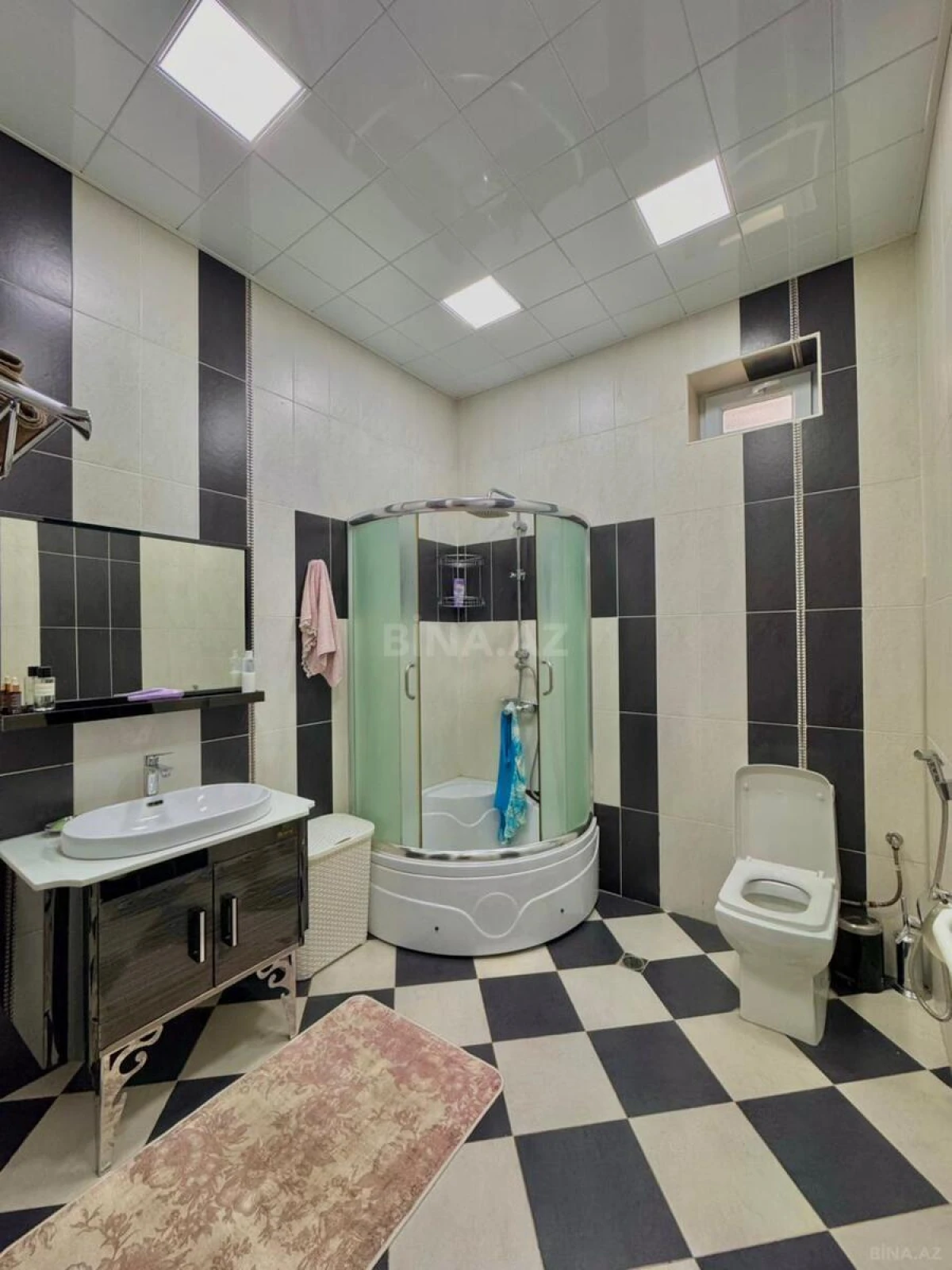 Satılır 5 otaqlı həyət evi 220 m²