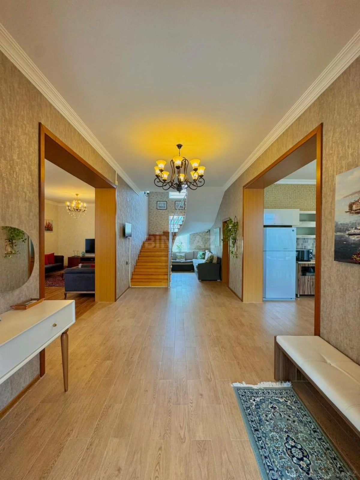 Satılır 5 otaqlı həyət evi 220 m²