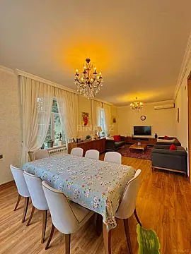 Satılır 5 otaqlı həyət evi 220 m²
