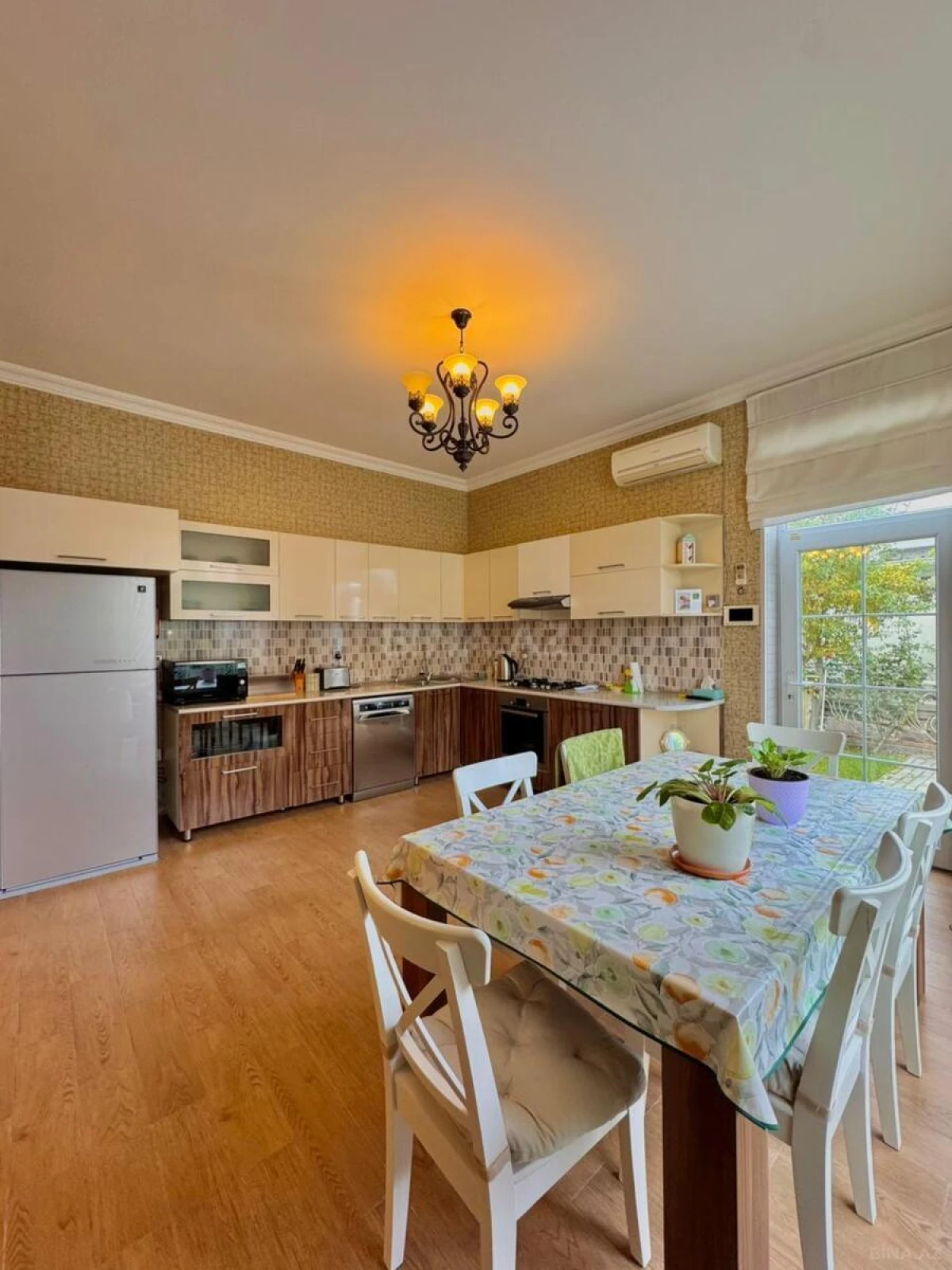 Satılır 5 otaqlı həyət evi 220 m²