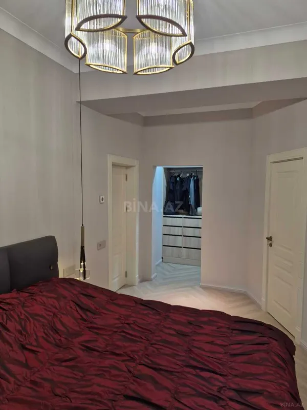 Kirayə verilir 2 otaqlı mənzil 105 m²