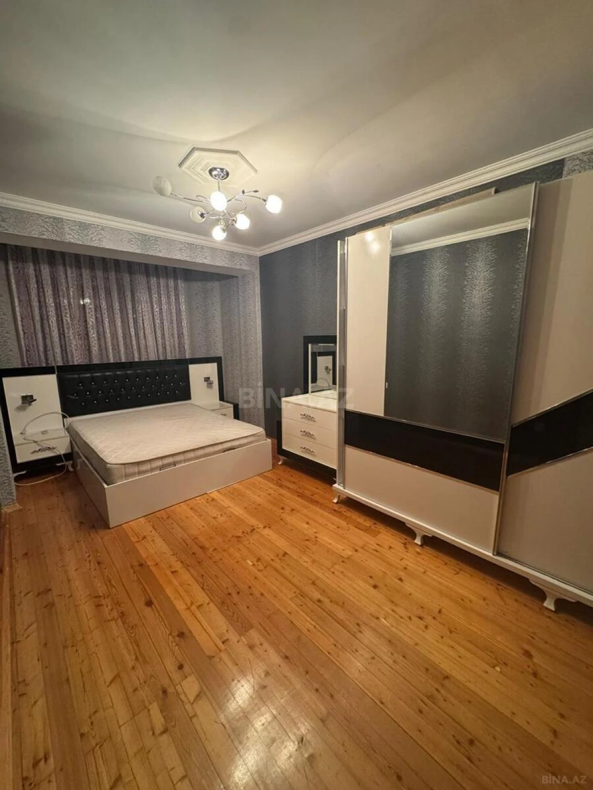 Satılır 2 otaqlı mənzil 65 m²