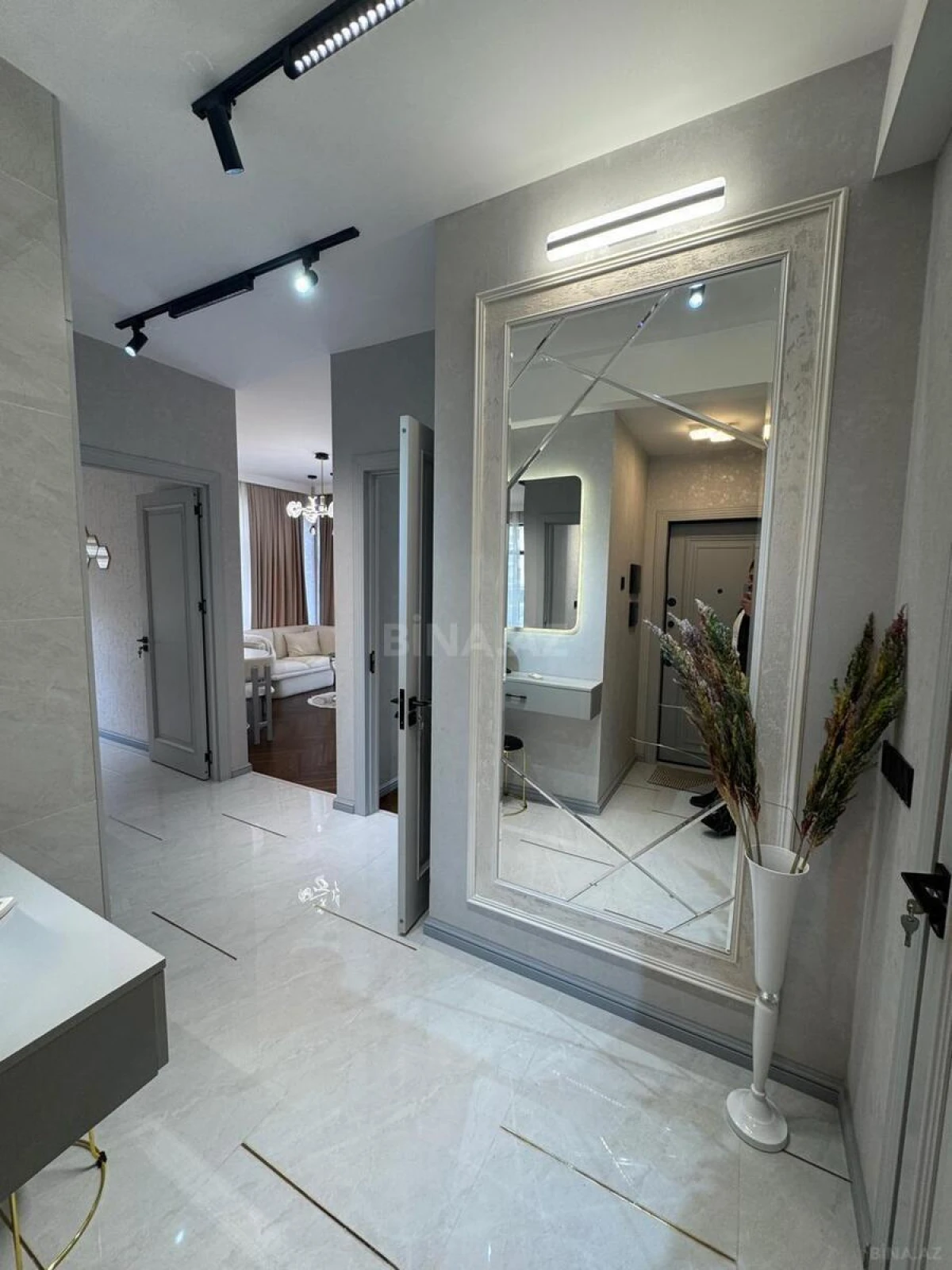 Satılır 2 otaqlı mənzil 60 m²