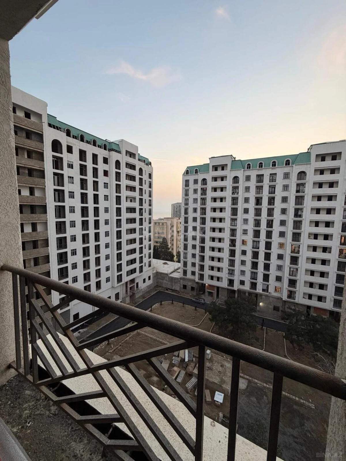 Satılır 3 otaqlı mənzil 114 m²