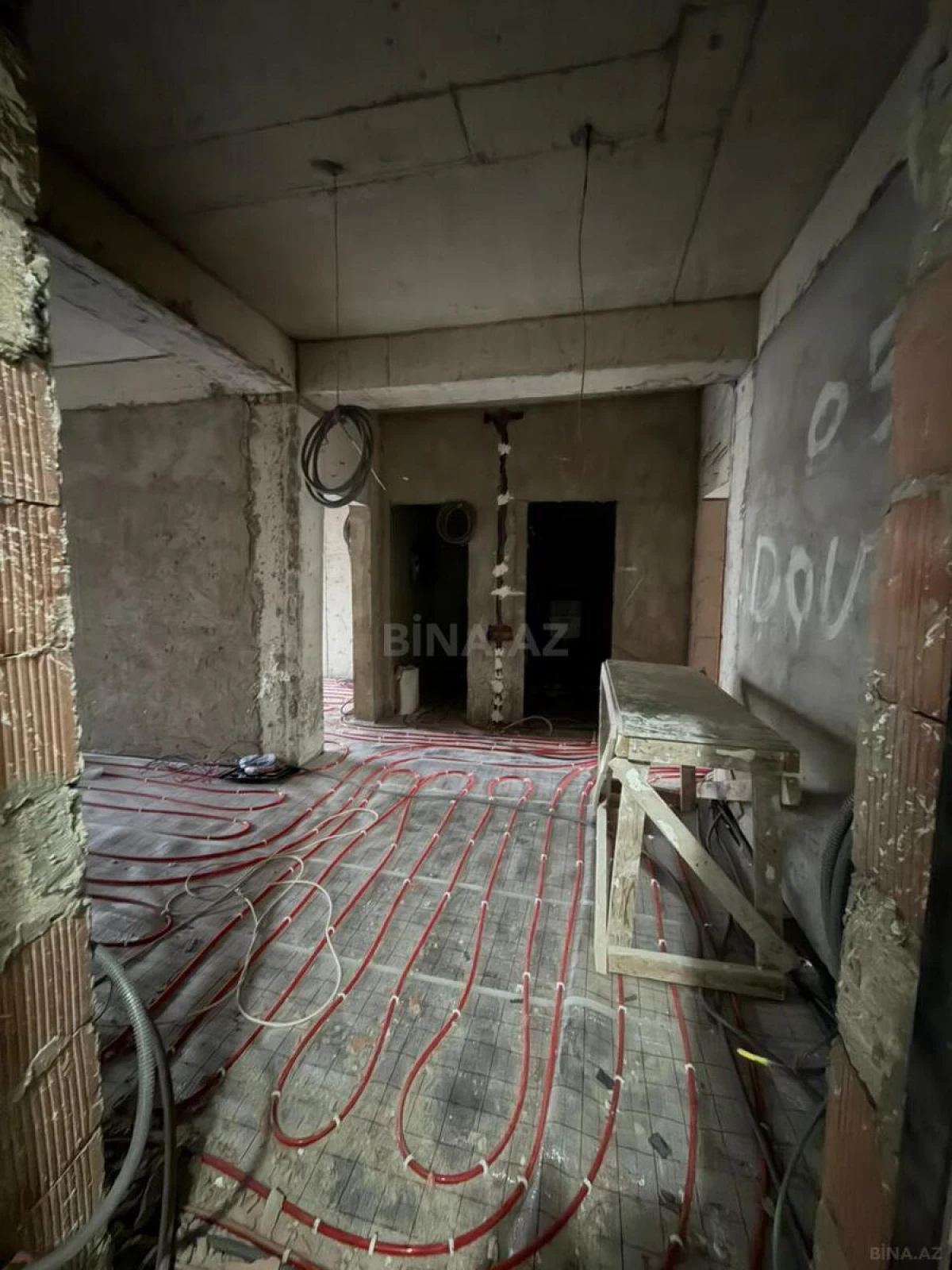 Satılır 3 otaqlı mənzil 114 m²