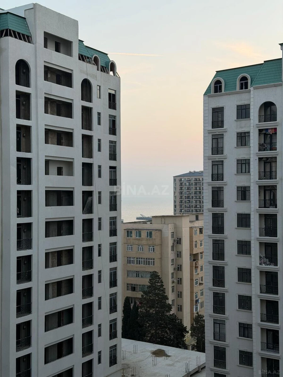 Satılır 3 otaqlı mənzil 114 m²