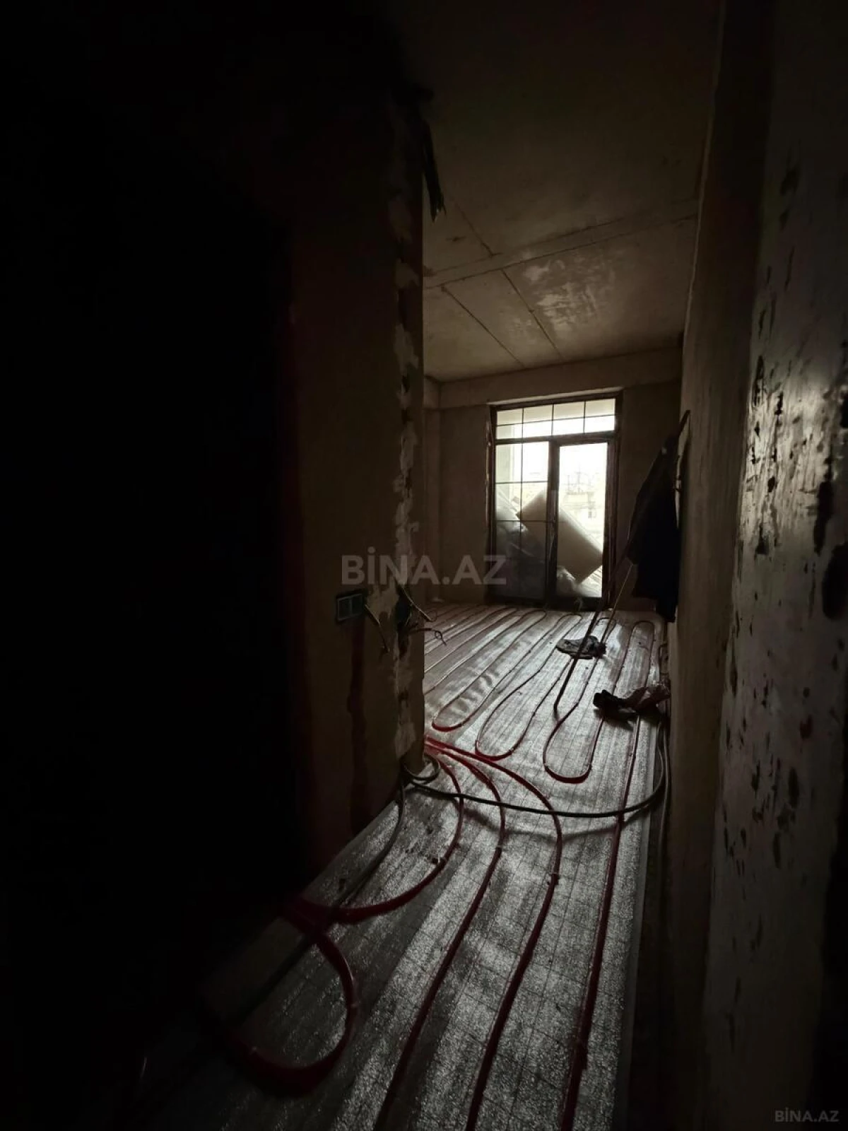 Satılır 3 otaqlı mənzil 114 m²