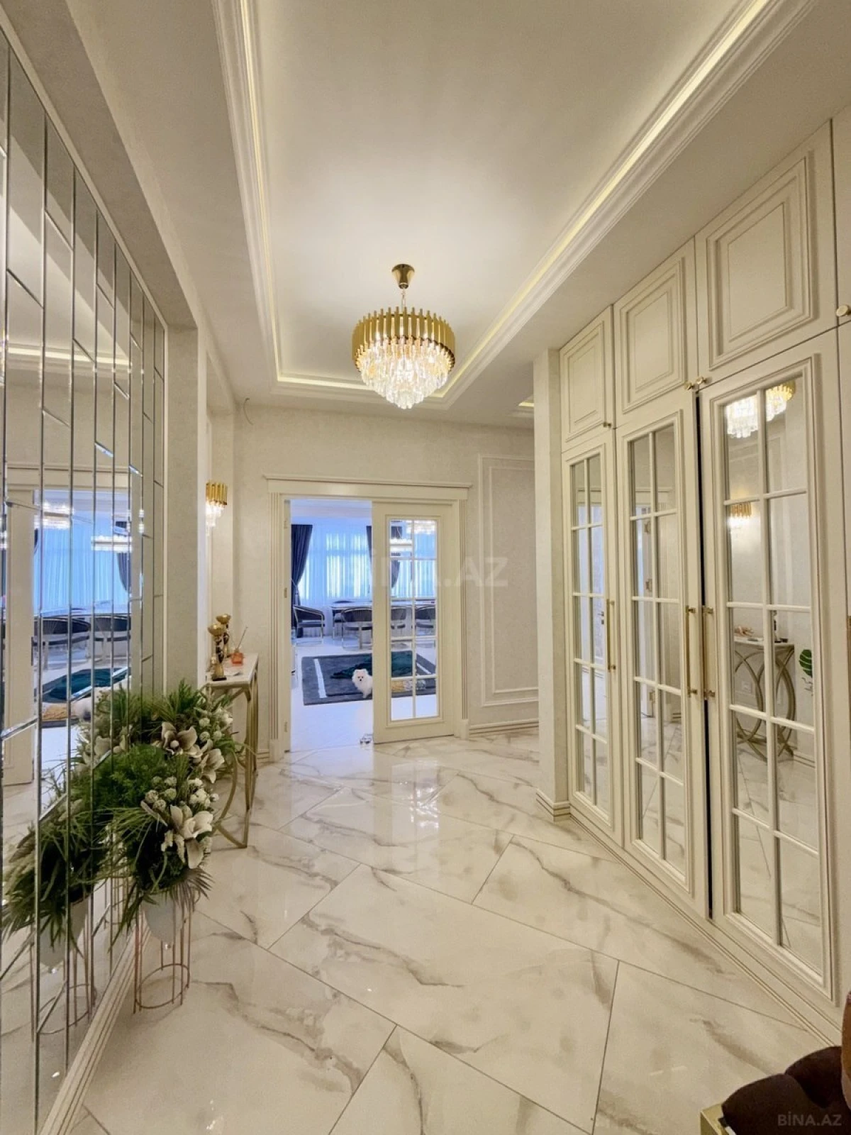 Satılır 3 otaqlı mənzil 135 m²
