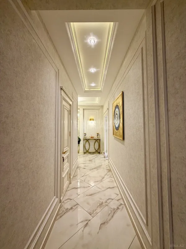 Satılır 3 otaqlı mənzil 135 m²