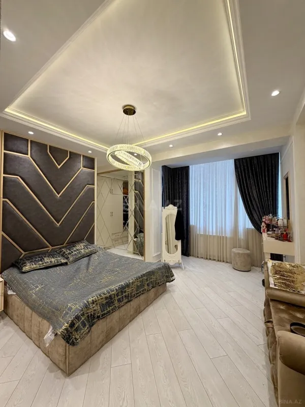 Satılır 3 otaqlı mənzil 135 m²