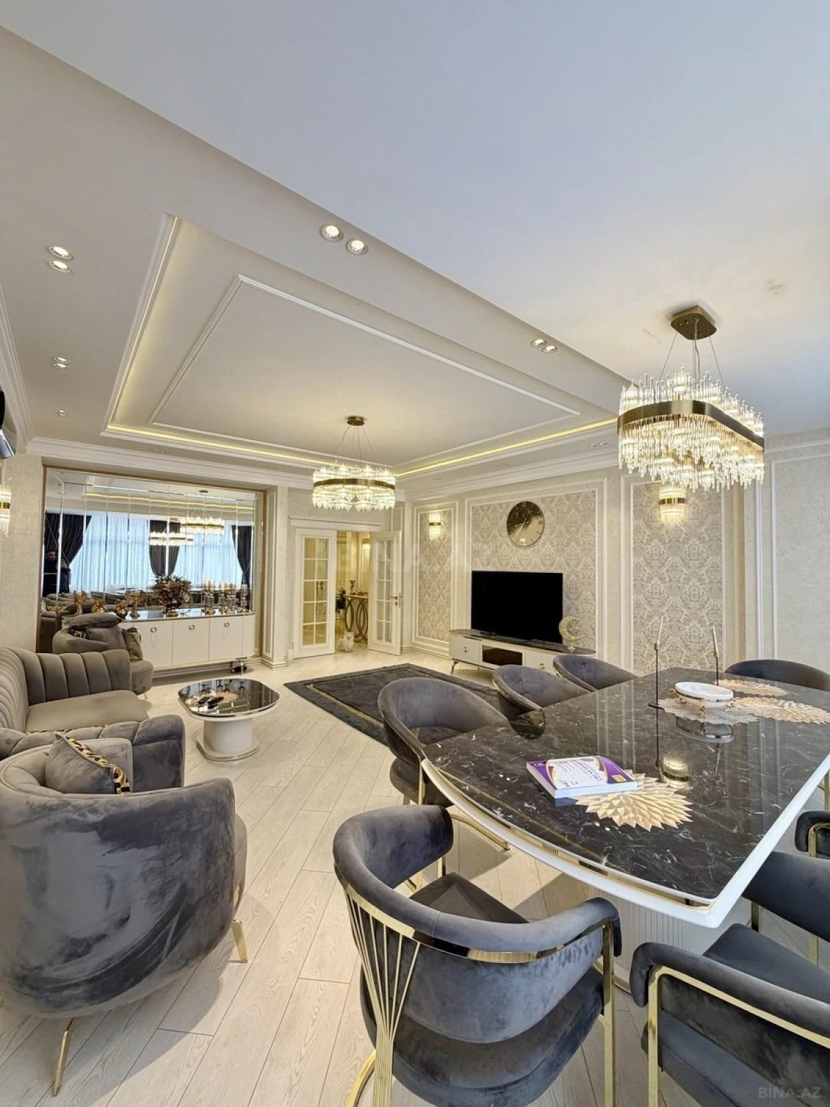 Satılır 3 otaqlı mənzil 135 m²