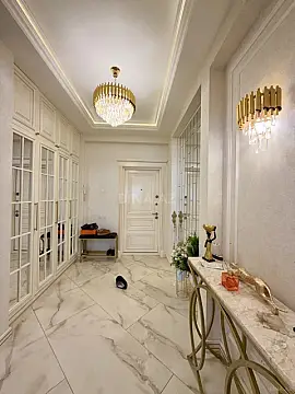 Satılır 3 otaqlı mənzil 135 m²