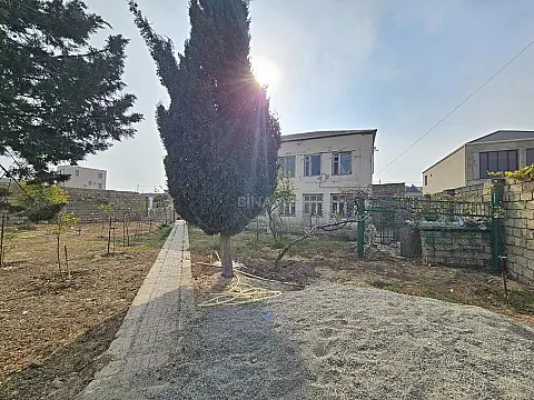 Satılır 6 otaqlı həyət evi 200 m²