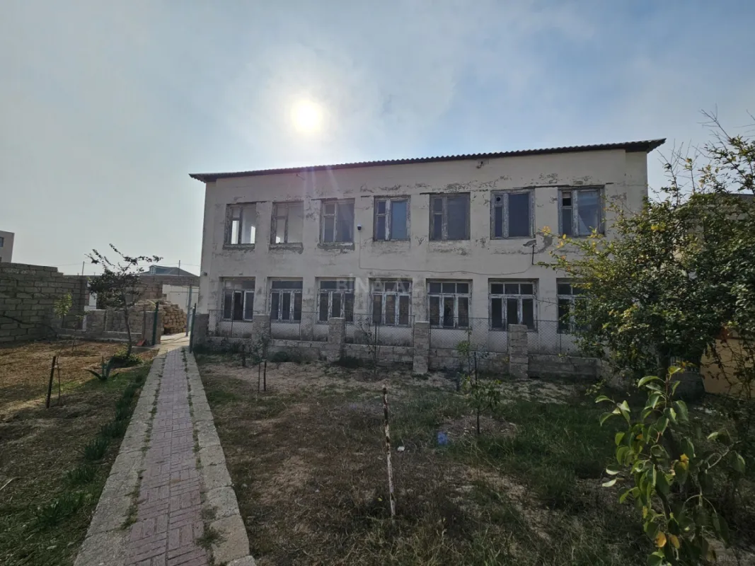 Satılır 6 otaqlı həyət evi 200 m²
