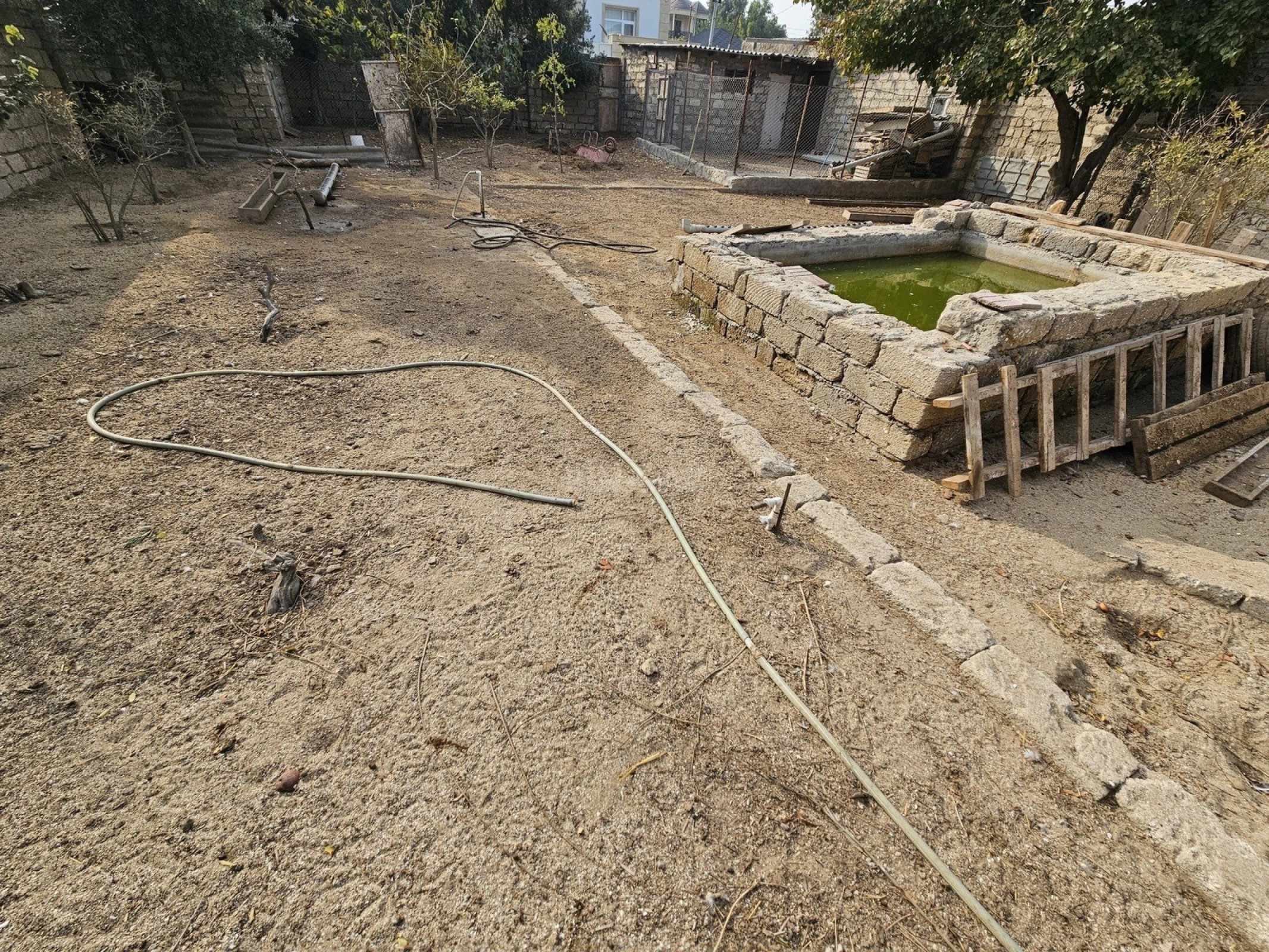 Satılır 6 otaqlı həyət evi 200 m²