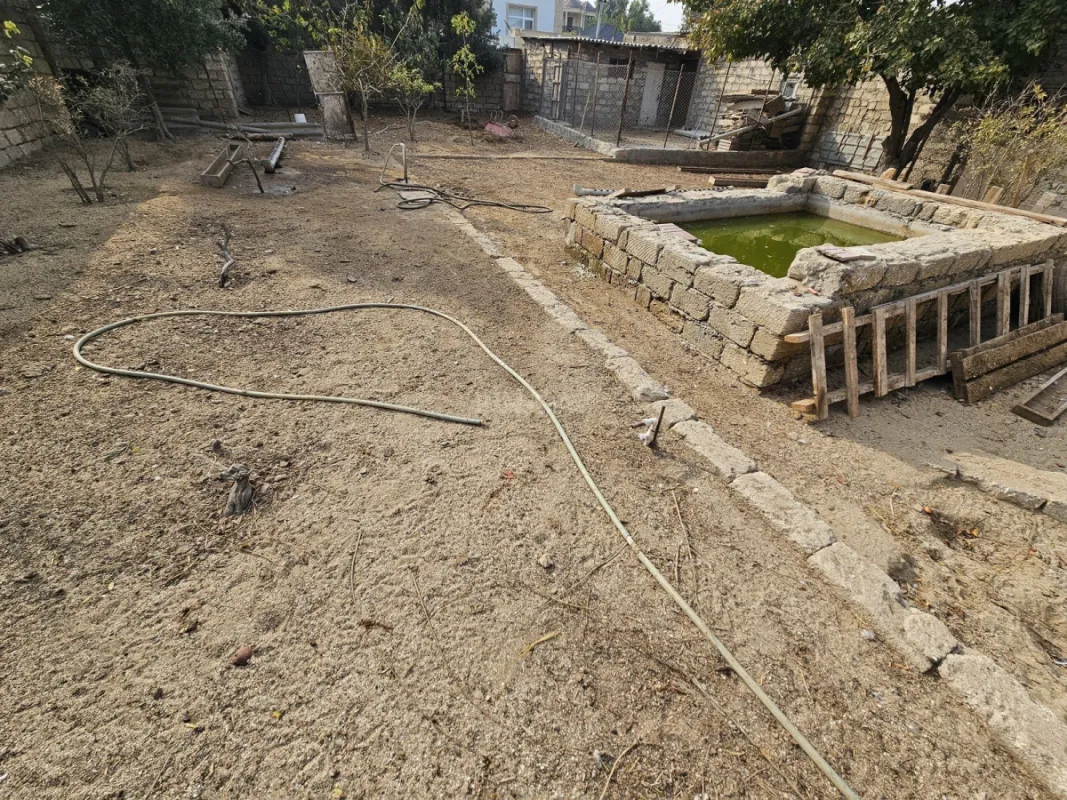 Satılır 6 otaqlı həyət evi 200 m²