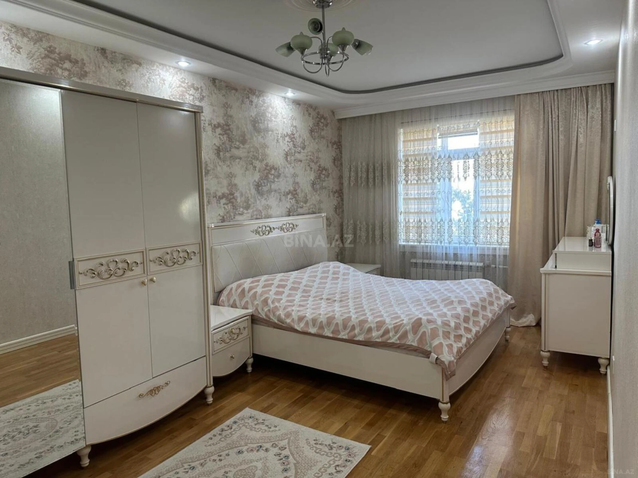 Satılır 3 otaqlı mənzil 110 m²