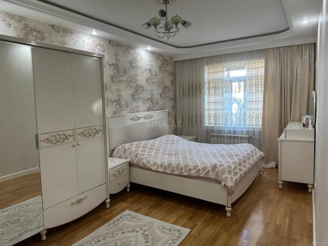 Satılır 3 otaqlı mənzil 110 m²