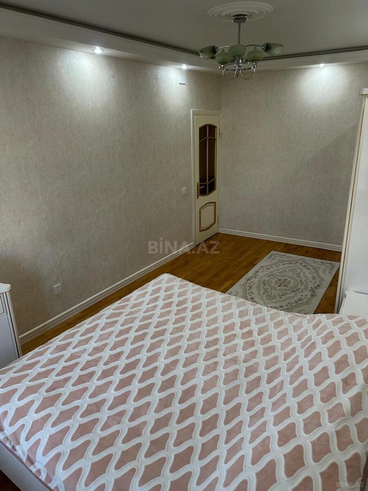 Satılır 3 otaqlı mənzil 110 m²